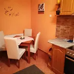 Apartament Tovarosi