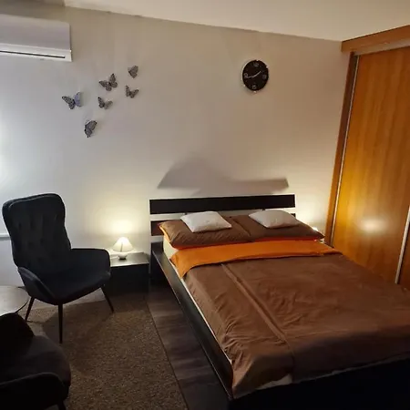 Tovarosi Apartment Tata