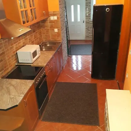 Tovarosi Apartment *